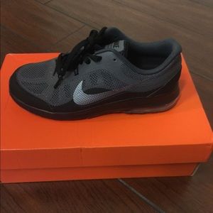 New Boys Nike Air Max Dynasty Size 2.